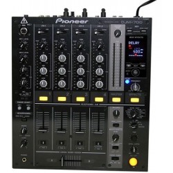 Pioneer DJM700 (keverő)